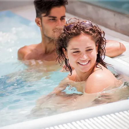 Caravelle Thalasso & Wellness فندق 4*