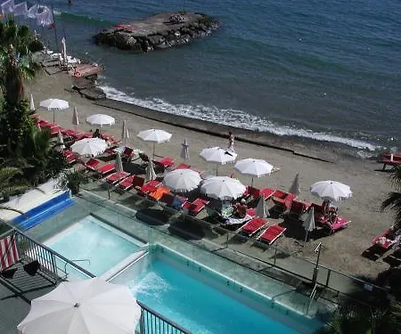 Caravelle Thalasso & Wellness فندق دْيانو مارينا