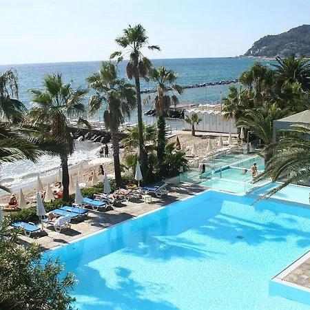 فندق Caravelle Thalasso & Wellness 4*