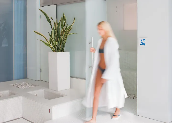 Caravelle Thalasso & Wellness فندق دْيانو مارينا